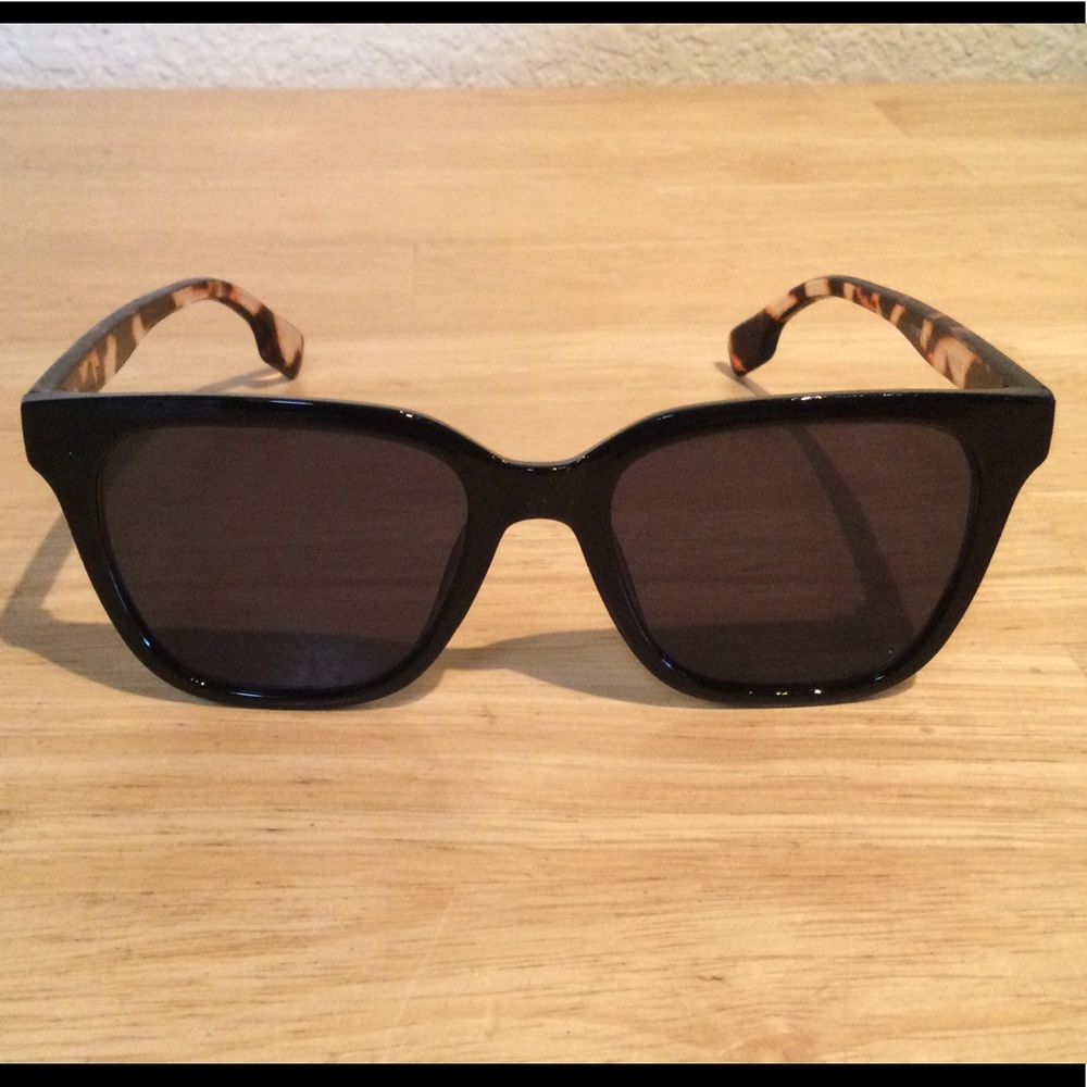 COPY - Sunglasses NWOT